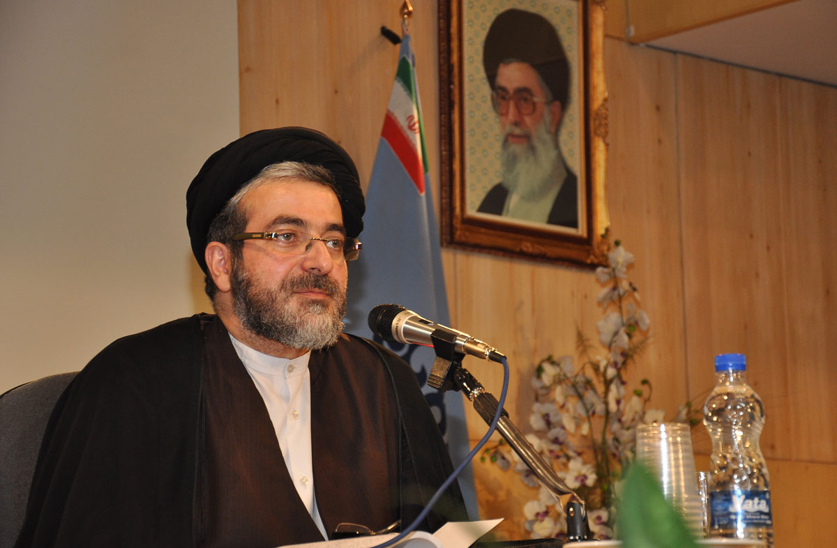 مراسم ختم خواهر مهندس پیوندی با حضور وزیر نفت ، مدیران و همکاران شرکت 9