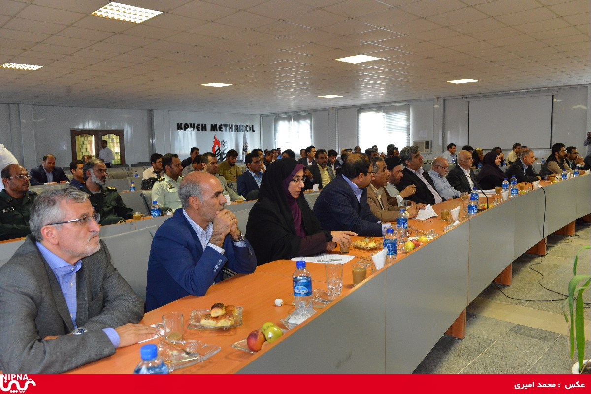 وزیر نفت دررأس هیاتی ازمسئولان و مدیران استان بوشهر از طرح پتروشیمی متانول کاوه بازدید کرد 7