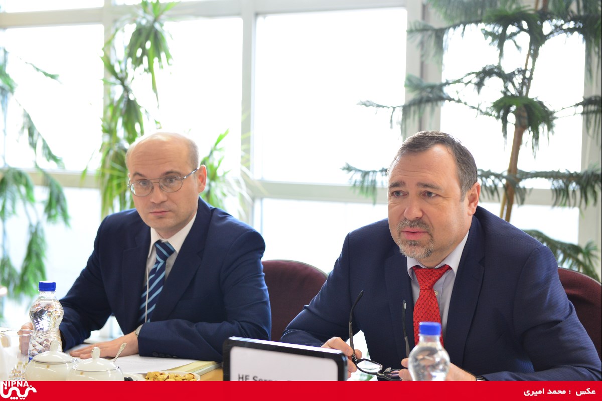 دیدار سفیر اوکراین با معاون وزیر نفت و مدیرعامل شرکت ملی صنایع پتروشیمی 96/5/23 7