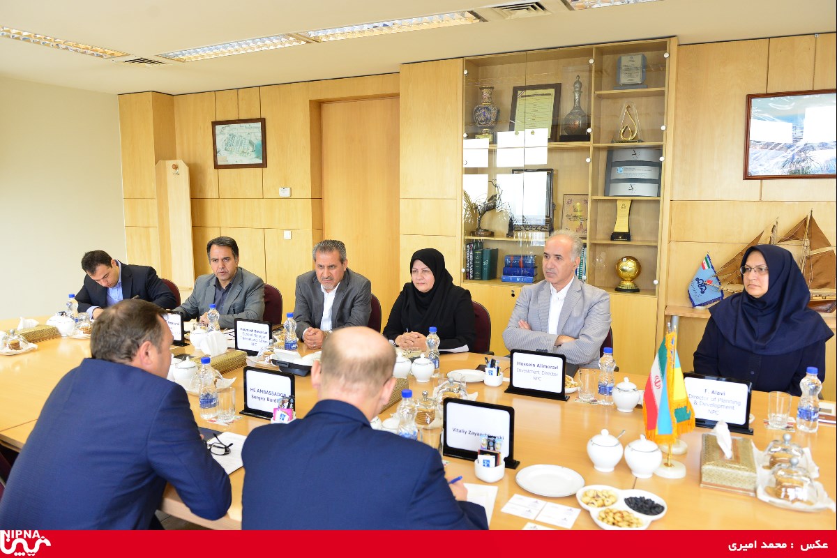 دیدار سفیر اوکراین با معاون وزیر نفت و مدیرعامل شرکت ملی صنایع پتروشیمی 96/5/23 8