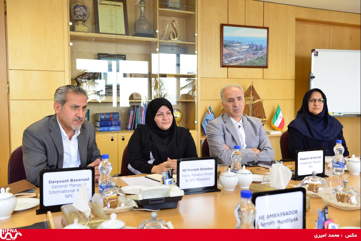 دیدار سفیر اوکراین با معاون وزیر نفت و مدیرعامل شرکت ملی صنایع پتروشیمی 96/5/23 9