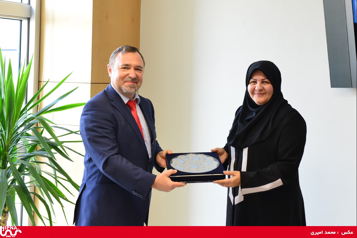 دیدار سفیر اوکراین با معاون وزیر نفت و مدیرعامل شرکت ملی صنایع پتروشیمی 96/5/23 14