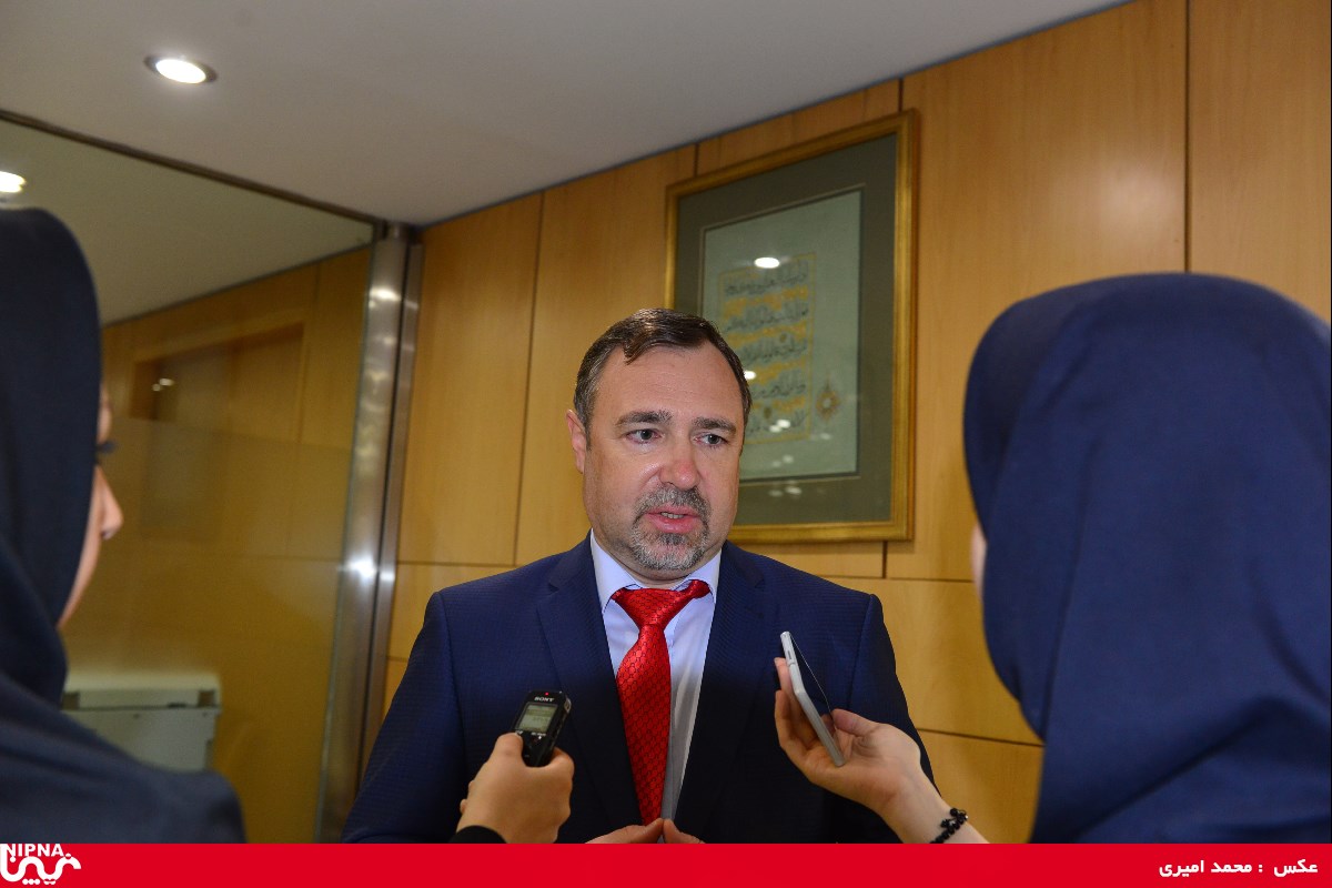 دیدار سفیر اوکراین با معاون وزیر نفت و مدیرعامل شرکت ملی صنایع پتروشیمی 96/5/23 17