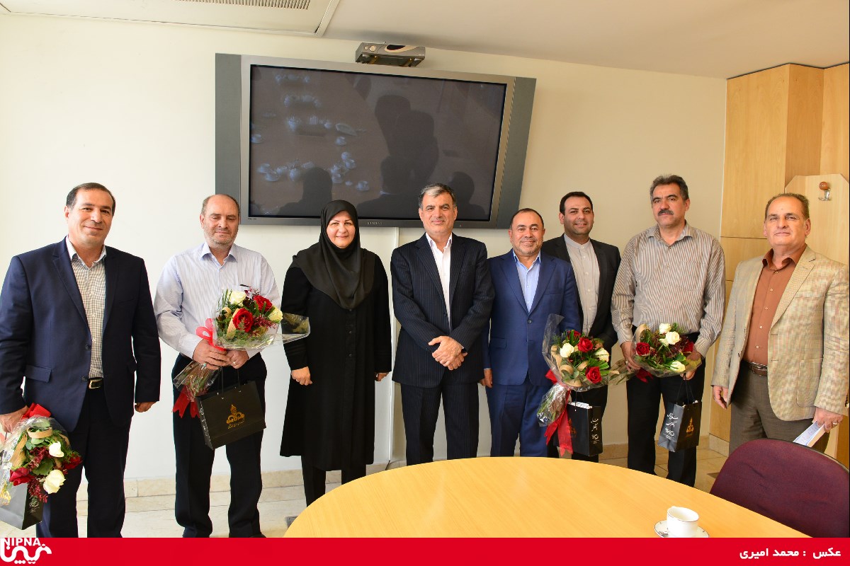 تجلیل ازآزادگان سرافراز شرکت ملی صنایع پتروشیمی به مناسبت سالروز بازگشت آزادگان به میهن اسلامی96/5/25 15