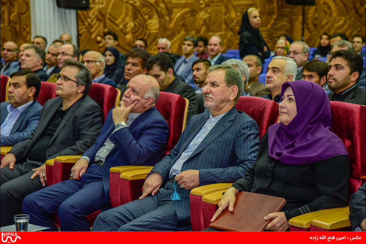 افتتاح یازدهمین نمایشگاه بین المللی ایران پلاست با حضور معاون اول ریاست جمهوری و وزیر نفت 8