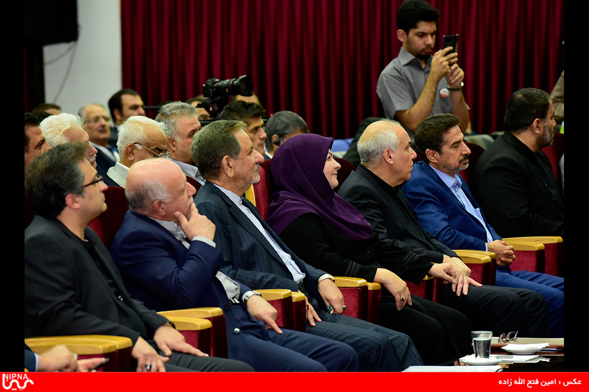 افتتاح یازدهمین نمایشگاه بین المللی ایران پلاست با حضور معاون اول ریاست جمهوری و وزیر نفت 16