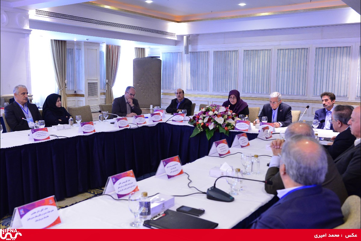 اولین سمینار تولید کنندگان متانول ایران 96/7/24 – هتل اسپیناس پالاس 13