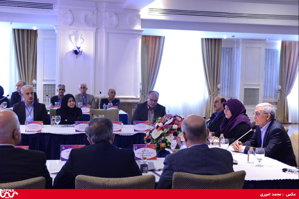 اولین سمینار تولید کنندگان متانول ایران 96/7/24 – هتل اسپیناس پالاس 20