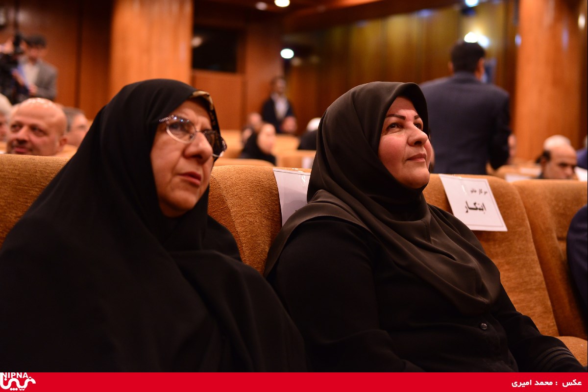 آئین معارفه سرکارخانم مهندس شاهدائی، قائم مقام محترم وزیر نفت و جناب آقای دکتر نوروز زاده مدیر عامل محترم شرکت ملی صنایع پتروشیمی – 96/8/13 4