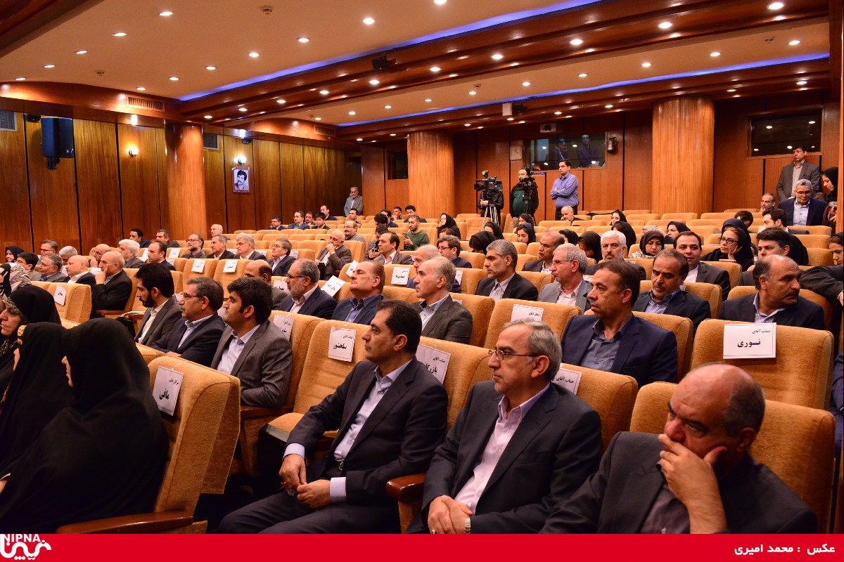 آئین معارفه سرکارخانم مهندس شاهدائی، قائم مقام محترم وزیر نفت و جناب آقای دکتر نوروز زاده مدیر عامل محترم شرکت ملی صنایع پتروشیمی – 96/8/13 7