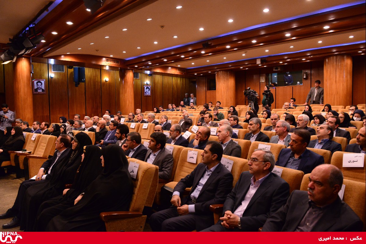 آئین معارفه سرکارخانم مهندس شاهدائی، قائم مقام محترم وزیر نفت و جناب آقای دکتر نوروز زاده مدیر عامل محترم شرکت ملی صنایع پتروشیمی – 96/8/13 8