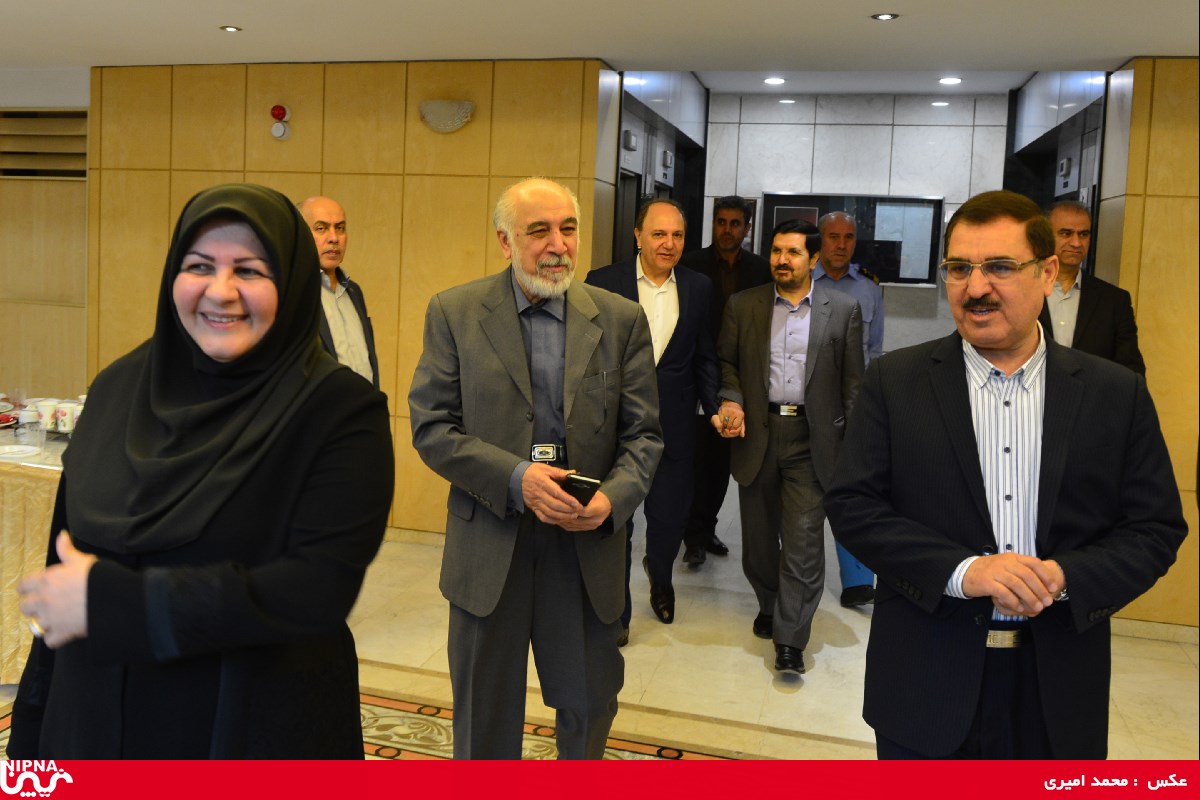 آیین تکریم و معارفه مدیرعامل شرکت ملی صنایع پتروشیمی -96/8/15 1