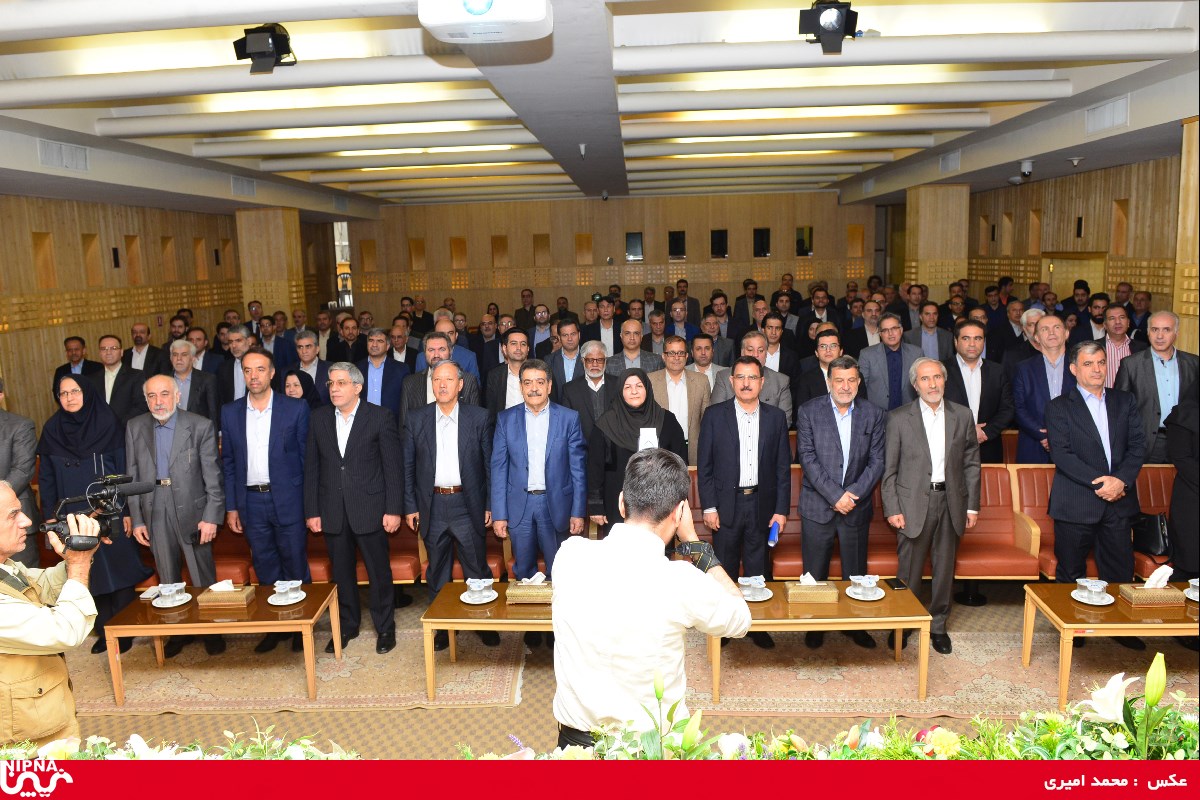 آیین تکریم و معارفه مدیرعامل شرکت ملی صنایع پتروشیمی -96/8/15 2