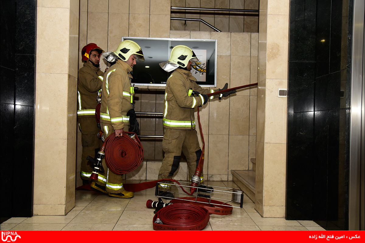 نخستین رزمایش ایمنی، آتش نشانی و پدافند غیرعامل با مشارکت 4 ایستگاه آتش نشانی در شرکت ملی صنایع پتروشیمی  6