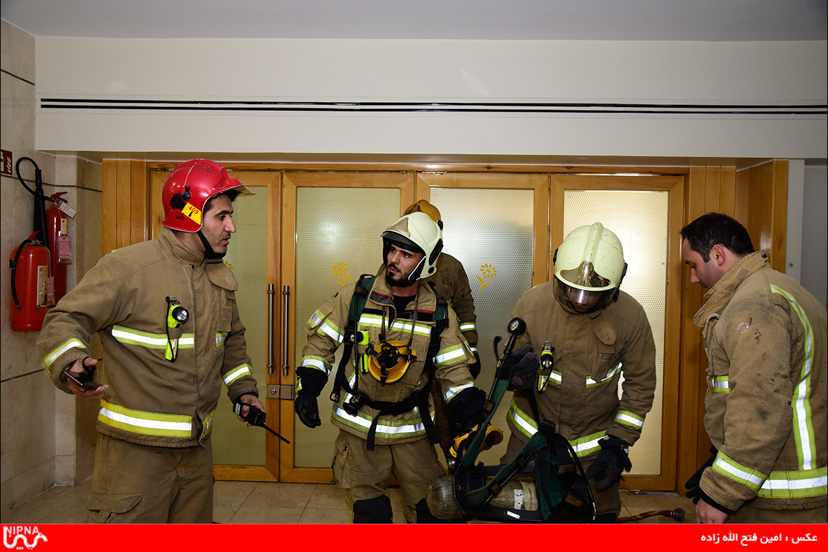نخستین رزمایش ایمنی، آتش نشانی و پدافند غیرعامل با مشارکت 4 ایستگاه آتش نشانی در شرکت ملی صنایع پتروشیمی  7