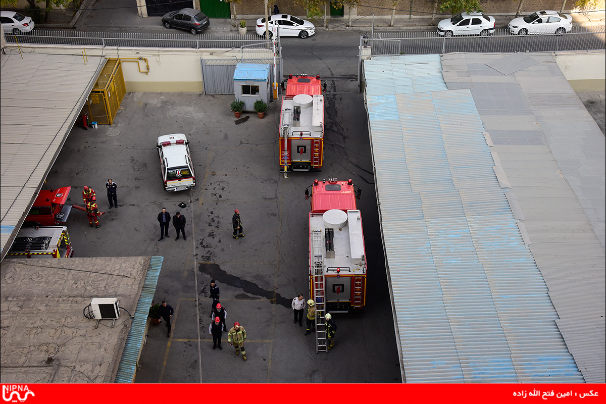 نخستین رزمایش ایمنی، آتش نشانی و پدافند غیرعامل با مشارکت 4 ایستگاه آتش نشانی در شرکت ملی صنایع پتروشیمی  8