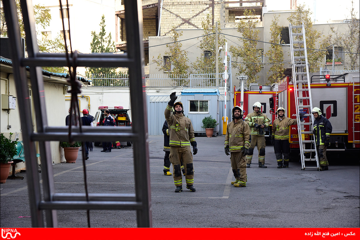 نخستین رزمایش ایمنی، آتش نشانی و پدافند غیرعامل با مشارکت 4 ایستگاه آتش نشانی در شرکت ملی صنایع پتروشیمی  9