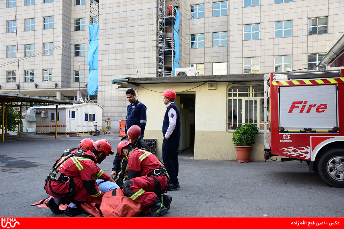 نخستین رزمایش ایمنی، آتش نشانی و پدافند غیرعامل با مشارکت 4 ایستگاه آتش نشانی در شرکت ملی صنایع پتروشیمی  12