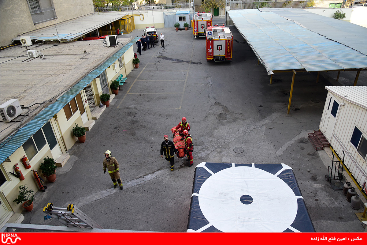 نخستین رزمایش ایمنی، آتش نشانی و پدافند غیرعامل با مشارکت 4 ایستگاه آتش نشانی در شرکت ملی صنایع پتروشیمی  13