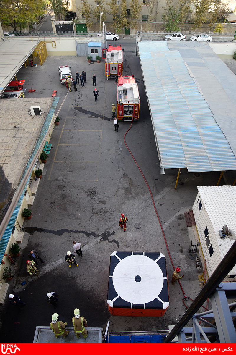 نخستین رزمایش ایمنی، آتش نشانی و پدافند غیرعامل با مشارکت 4 ایستگاه آتش نشانی در شرکت ملی صنایع پتروشیمی  25