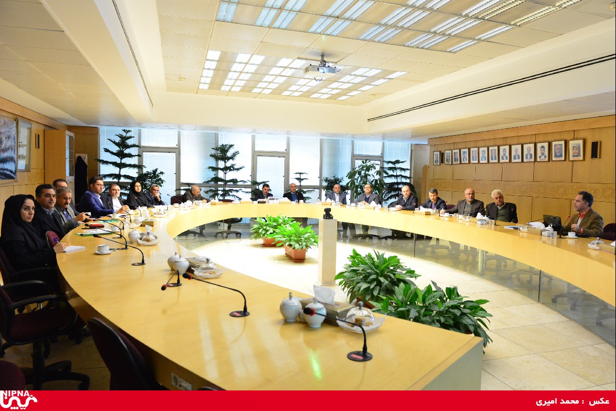 لزوم تقویت ساختار واحدهای HSE در صنعت پتروشیمی دردیدار دکتر نوروز زاده با مدیران عامل هلدینگ های پتروشیمی 1