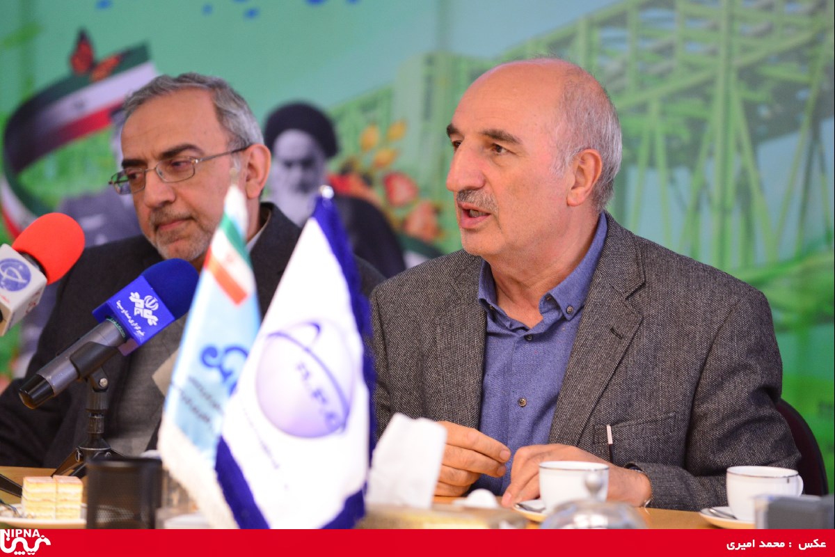 امضاء قرارداد تجاری سازی کاتالیست SAC500  در مقیاس صنعتی جهت تولید گریدهای پلی اتیلن سنگین – 96/11/25 12