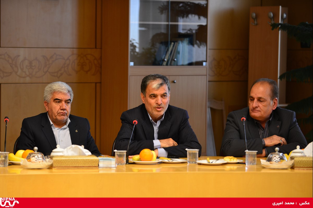 دیدار صمیمی دکتر نوروز زاده با جمعی از پیشکسوتان  شرکت ملی صنایع پتروشیمی -97/1/15 10