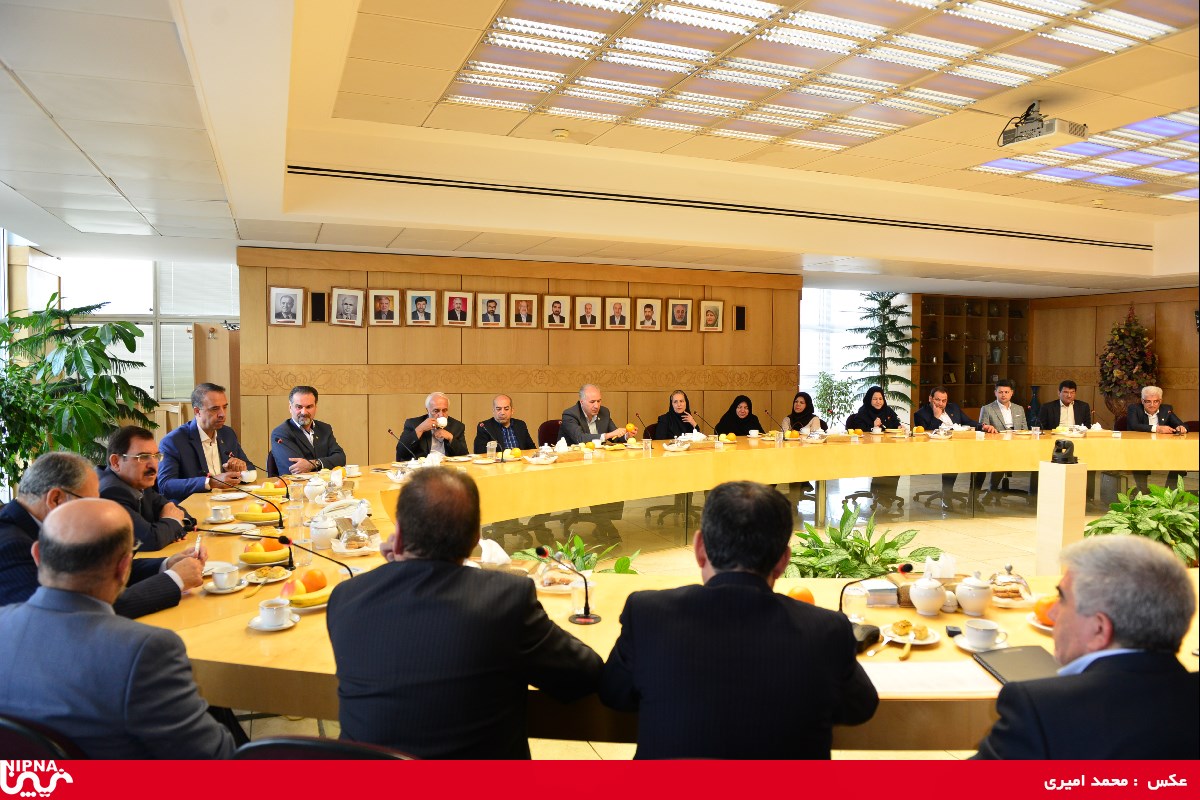 دیدار صمیمی دکتر نوروز زاده با جمعی از پیشکسوتان  شرکت ملی صنایع پتروشیمی -97/1/15 19