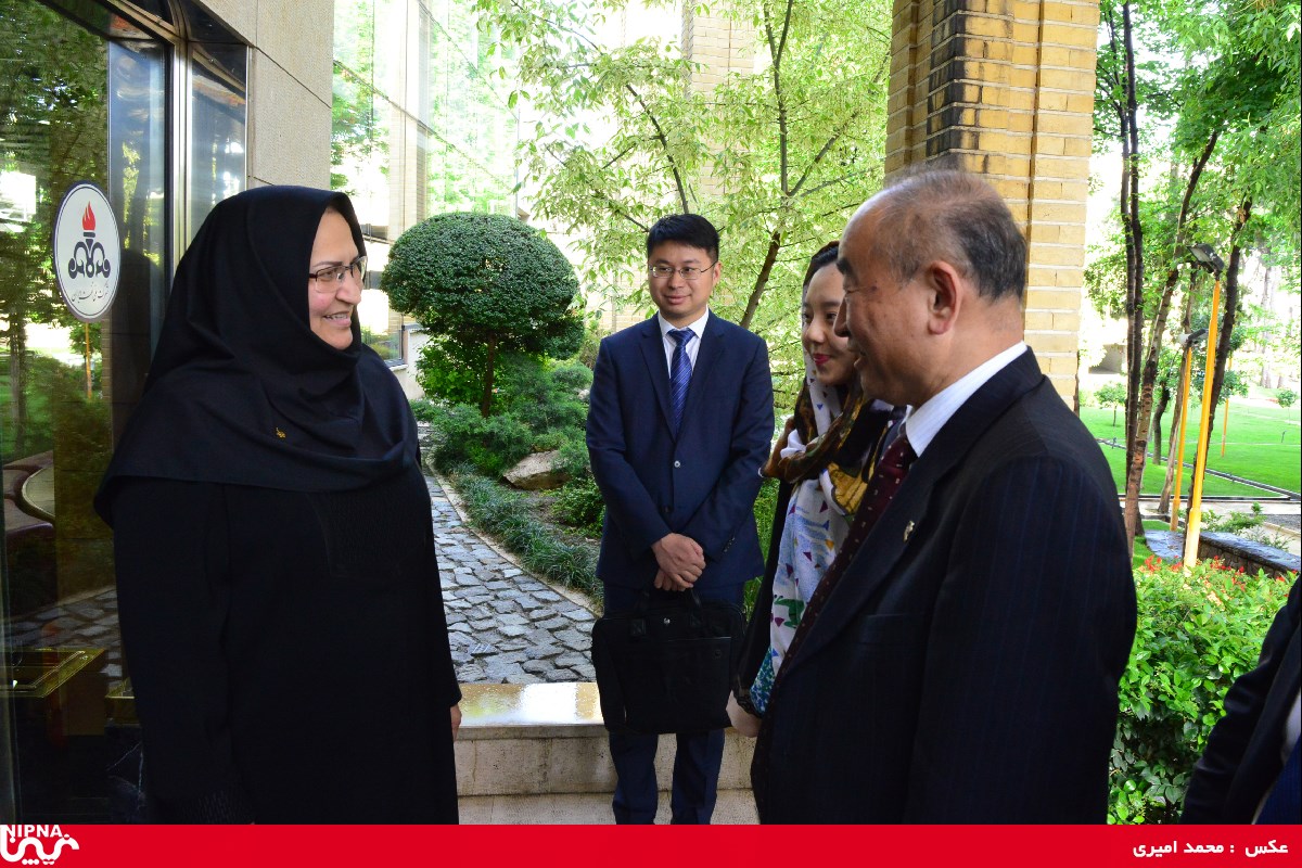 مراسم امضاء تفاهم نامه همکاری های راهبردی فی مابین شرکت ملی صنایع پتروشیمی و فدراسیون صنایع شیمی و پتروشیمی چین – 97/2/3 1