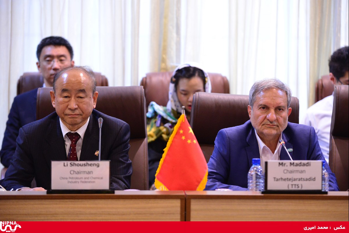 مراسم امضاء تفاهم نامه همکاری های راهبردی فی مابین شرکت ملی صنایع پتروشیمی و فدراسیون صنایع شیمی و پتروشیمی چین – 97/2/3 10
