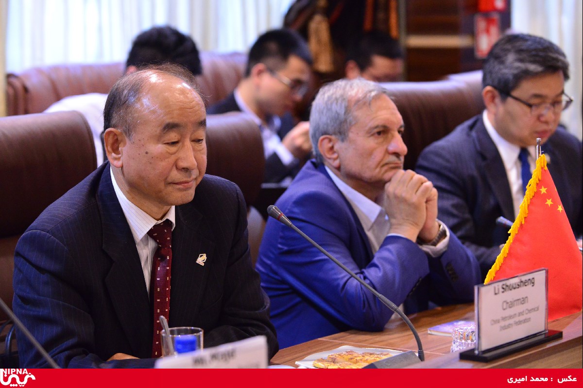 مراسم امضاء تفاهم نامه همکاری های راهبردی فی مابین شرکت ملی صنایع پتروشیمی و فدراسیون صنایع شیمی و پتروشیمی چین – 97/2/3 25