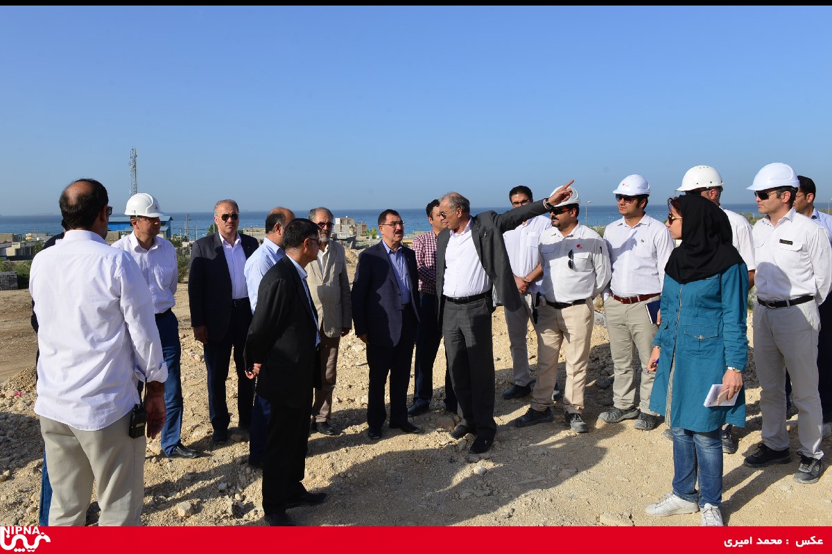 بازدید دکتر نوروز زاده از طرح های پتروشیمی سیراف، متانول کاوه، پترو پالایش کنگان،  هتل در دست احداث جم ، شهرک مسکونی گلستان، 50 هکتار استحصال زمین از دریا، کانال های جمع آوری سیلاب ، نیروگاه و آبگیر پتروشیمی دماوند و منطقه انرژی بر پارسیان-97/2/9.10 18