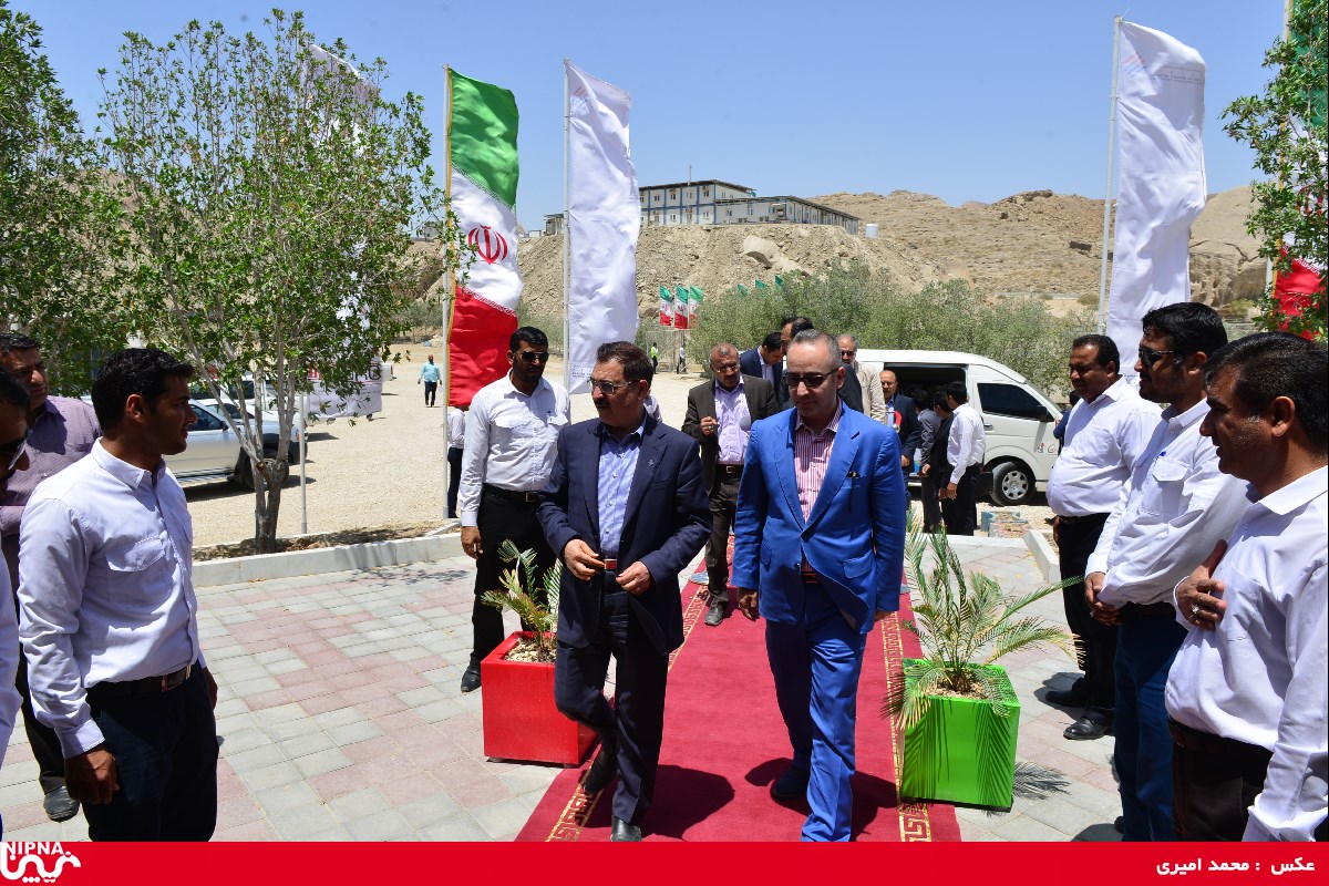 بازدید دکتر نوروز زاده از طرح های پتروشیمی سیراف، متانول کاوه، پترو پالایش کنگان،  هتل در دست احداث جم ، شهرک مسکونی گلستان، 50 هکتار استحصال زمین از دریا، کانال های جمع آوری سیلاب ، نیروگاه و آبگیر پتروشیمی دماوند و منطقه انرژی بر پارسیان-97/2/9.10 26