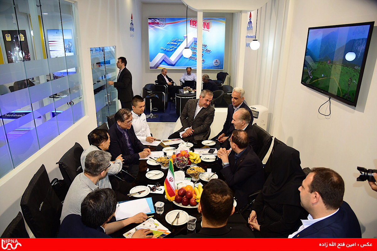 غرفه شرکت ملی صنایع پتروشیمی در بیست و سومین نمایشگاه بین المللی نفت، گاز، پالایش و پتروشیمی 97/2/16 46