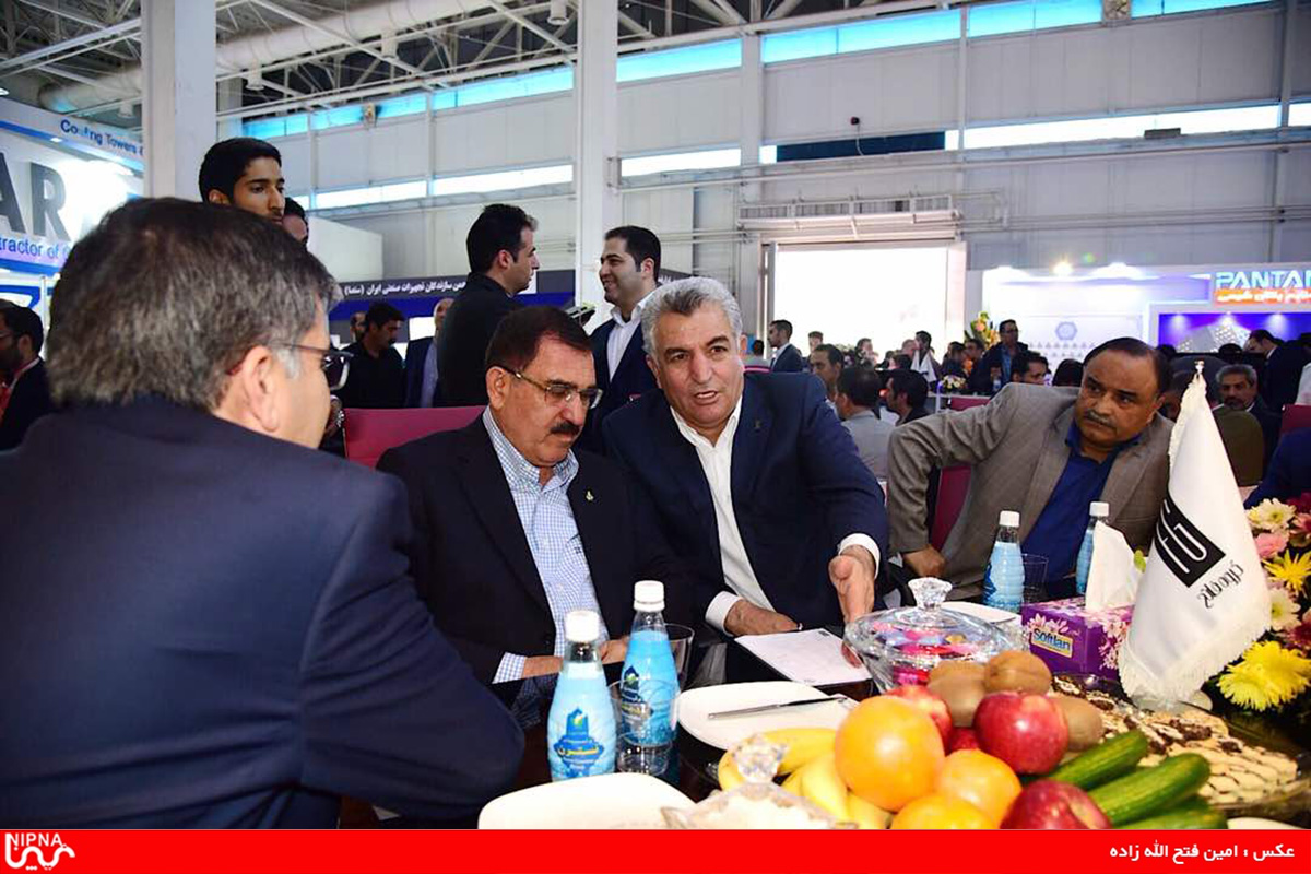 سومین  روز برگزاری بیست و سومین نمایشگاه بین المللی نفت، گاز، پالایش و پتروشیمی 97/2/18 53