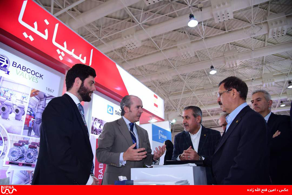 چهارمین روز برگزاری بیست و سومین نمایشگاه بین المللی نفت، گاز، پالایش و پتروشیمی 97/2/19 43