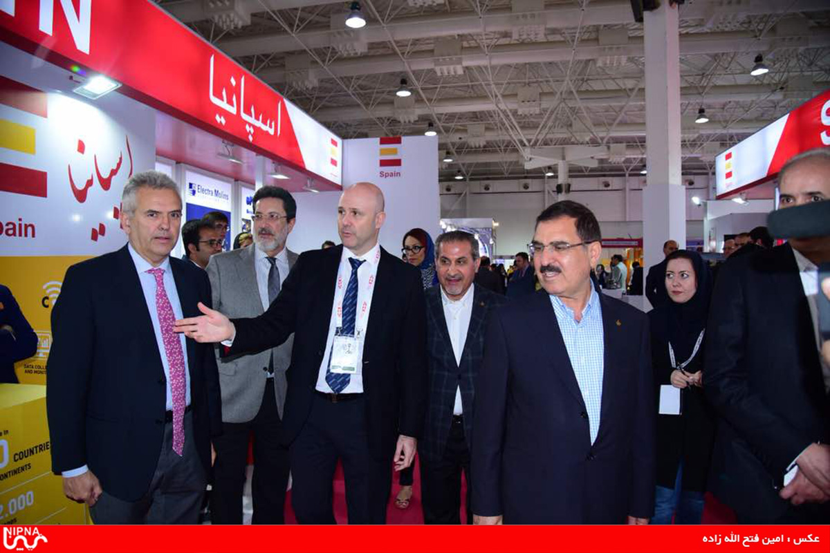 چهارمین روز برگزاری بیست و سومین نمایشگاه بین المللی نفت، گاز، پالایش و پتروشیمی 97/2/19 51