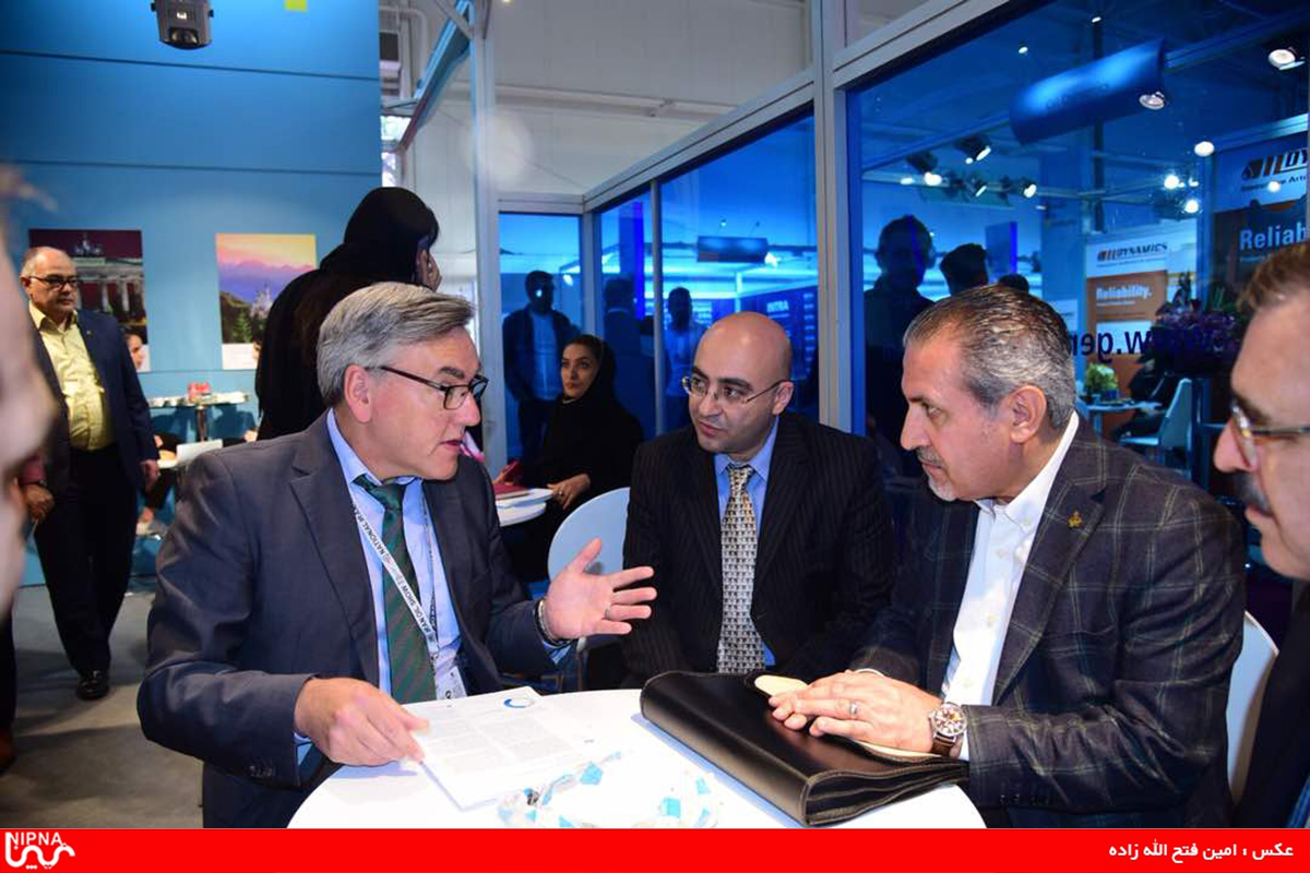 چهارمین روز برگزاری بیست و سومین نمایشگاه بین المللی نفت، گاز، پالایش و پتروشیمی 97/2/19 65