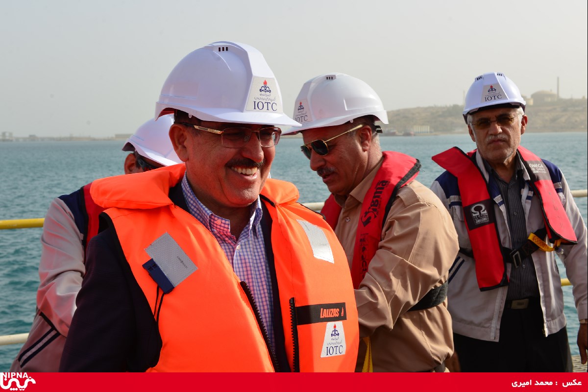 بازدید دکتر نوروز زاده از مجتمع پتروشیمی خارک، متانول دوم، زمین های استحصال شده پروژهای الفین،MEG ، تاسیسات خشکی شرکت نفت فلات قاره و پروژه NGL، و پایانه های نفتی و اسکه T – 97/2/23 33