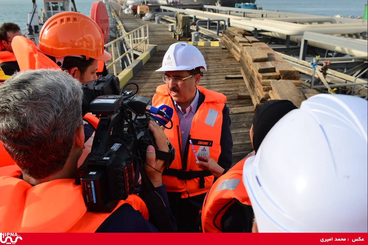 بازدید دکتر نوروز زاده از مجتمع پتروشیمی خارک، متانول دوم، زمین های استحصال شده پروژهای الفین،MEG ، تاسیسات خشکی شرکت نفت فلات قاره و پروژه NGL، و پایانه های نفتی و اسکه T – 97/2/23 41