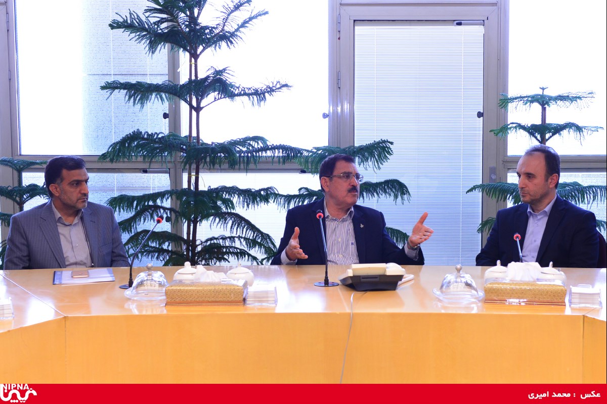 مراسم معارفه سرپرست مدیریت توسعه منابع انسانی شرکت ملی صنایع پتروشیمی 97/2/29 3