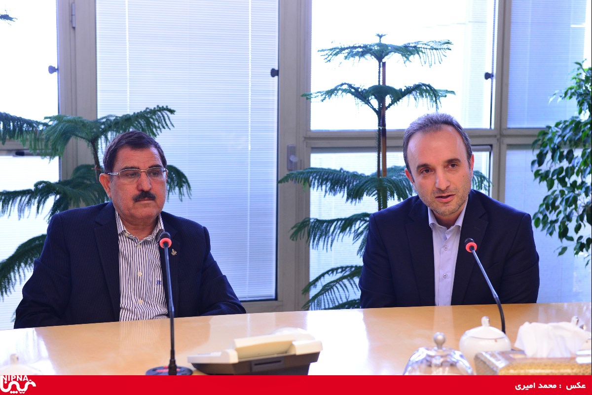 مراسم معارفه سرپرست مدیریت توسعه منابع انسانی شرکت ملی صنایع پتروشیمی 97/2/29 10