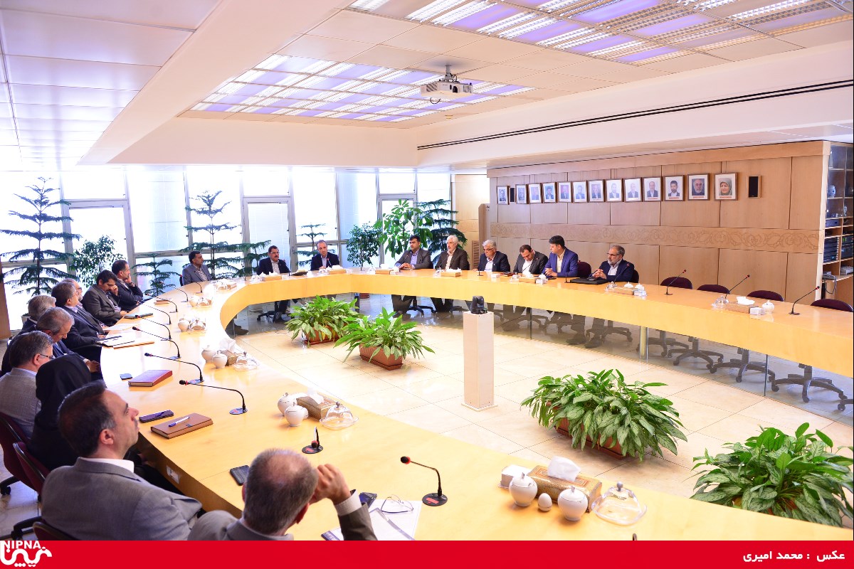 مراسم معارفه سرپرست مدیریت توسعه منابع انسانی شرکت ملی صنایع پتروشیمی 97/2/29 13