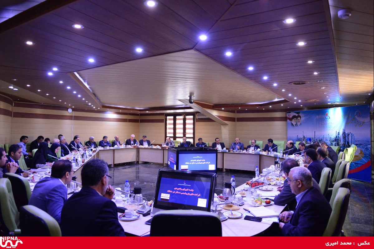 اجلاس شورای راهبردی مدیران عامل شرکت های پتروشیمی منطقه ماهشهر - 97/5/2 25