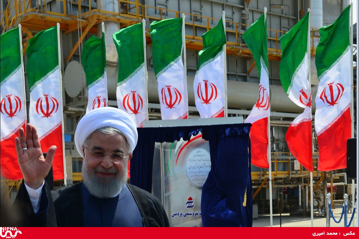 آئین افتتاحیه پتروشیمی مرجان، فاز 3 پتروشیمی پردیس، نیروگاه تولید برق و بخار پتروشیمی دماوند و امضاء قرارداد جمع آوری گازهای مشعل عسلویه 97/6/13 24