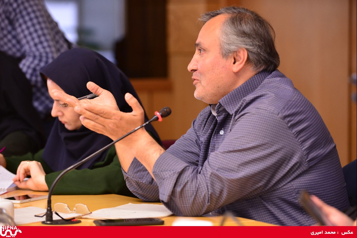 نشست مهندس محتشمی پور با اصحاب رسانه در خصوص تنظیم بازار محصولات صنعت پتروشیمی – 97/6/26 7