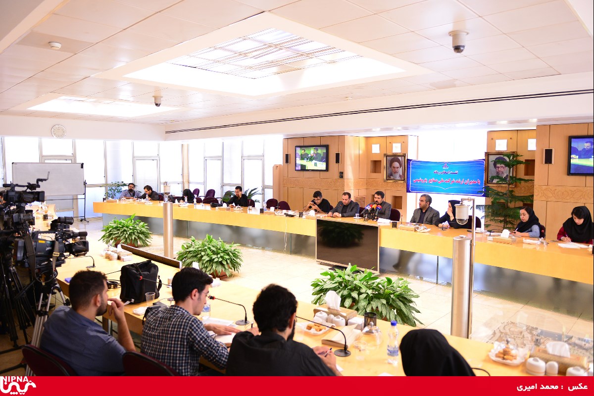 نشست مهندس محتشمی پور با اصحاب رسانه در خصوص تنظیم بازار محصولات صنعت پتروشیمی – 97/6/26 10