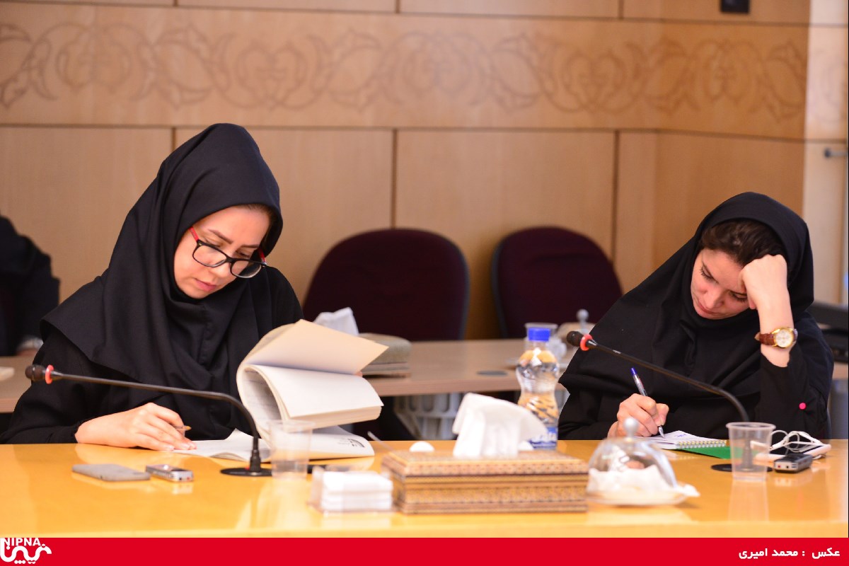 نشست مهندس محتشمی پور با اصحاب رسانه در خصوص تنظیم بازار محصولات صنعت پتروشیمی – 97/6/26 14