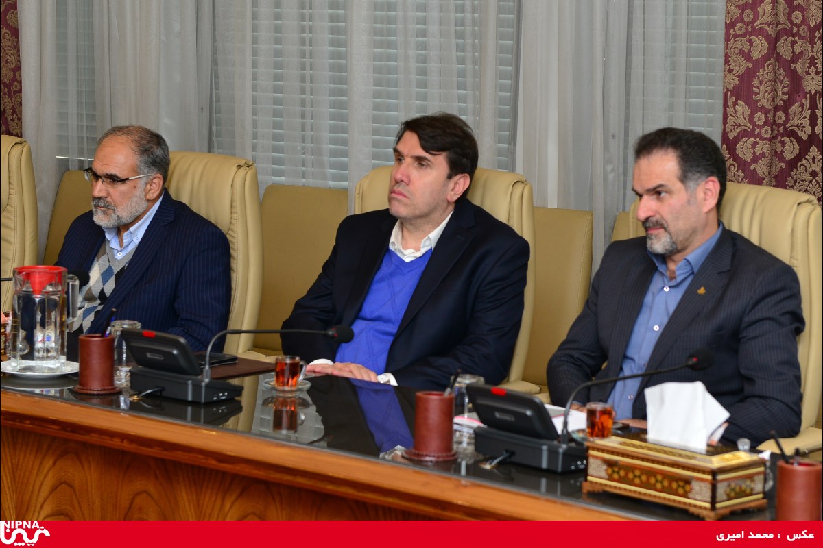 دیدار وزیر نفت با دو معاون پیشین و جدید خود و جمعی از مدیران پتروشیمی – 97/8/30 7