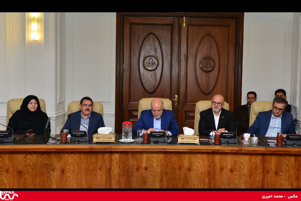 دیدار وزیر نفت با دو معاون پیشین و جدید خود و جمعی از مدیران پتروشیمی – 97/8/30 9